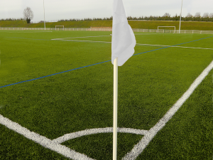 Jeu de 4 poteaux de corner rigides avec 4 fanions Blanc – Image 1